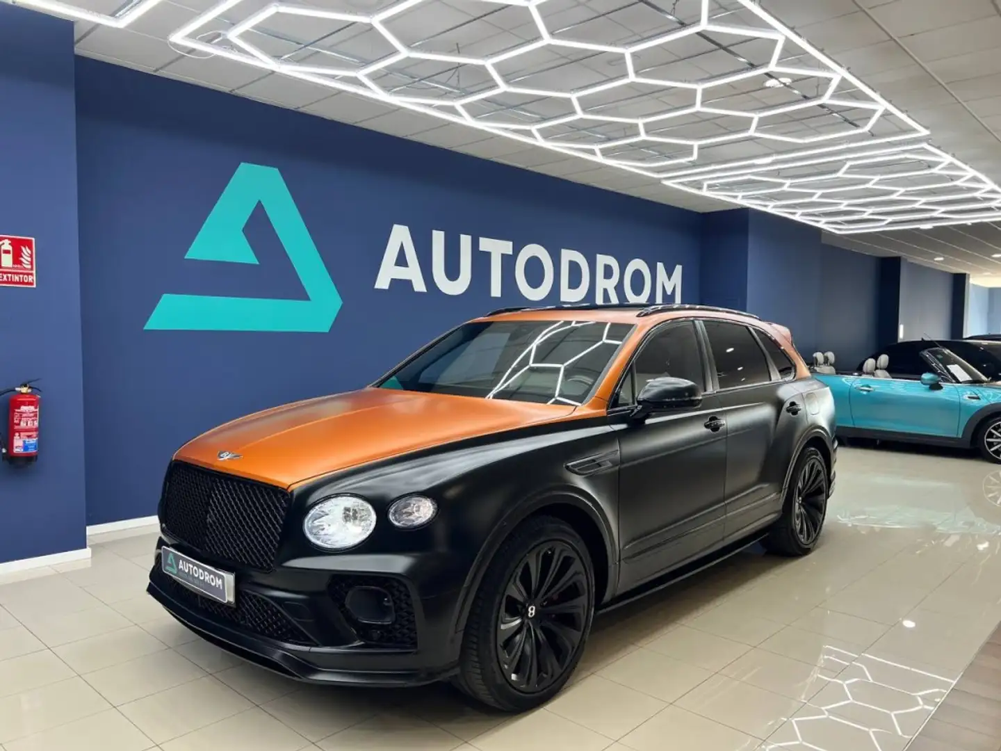 Bentley Bentayga Hybrid Negro - 1