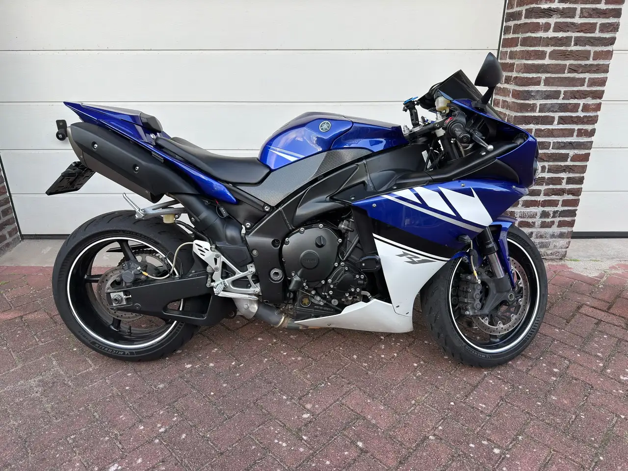 Yamaha YZF-R1