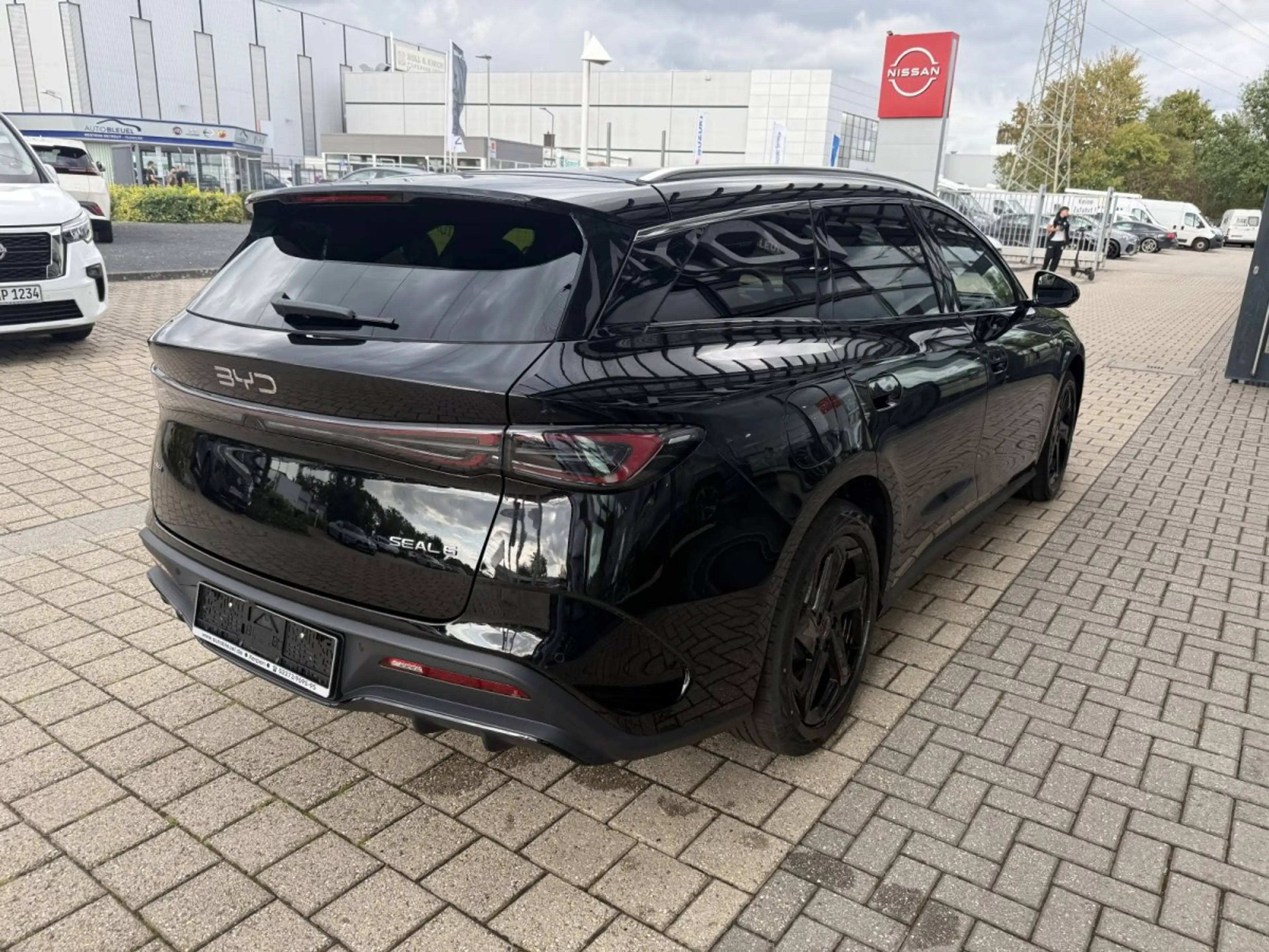 BYD Seal 6 DM-I Touring Comfort *Privacy*Pano*Leder*360Grad* — photo 4