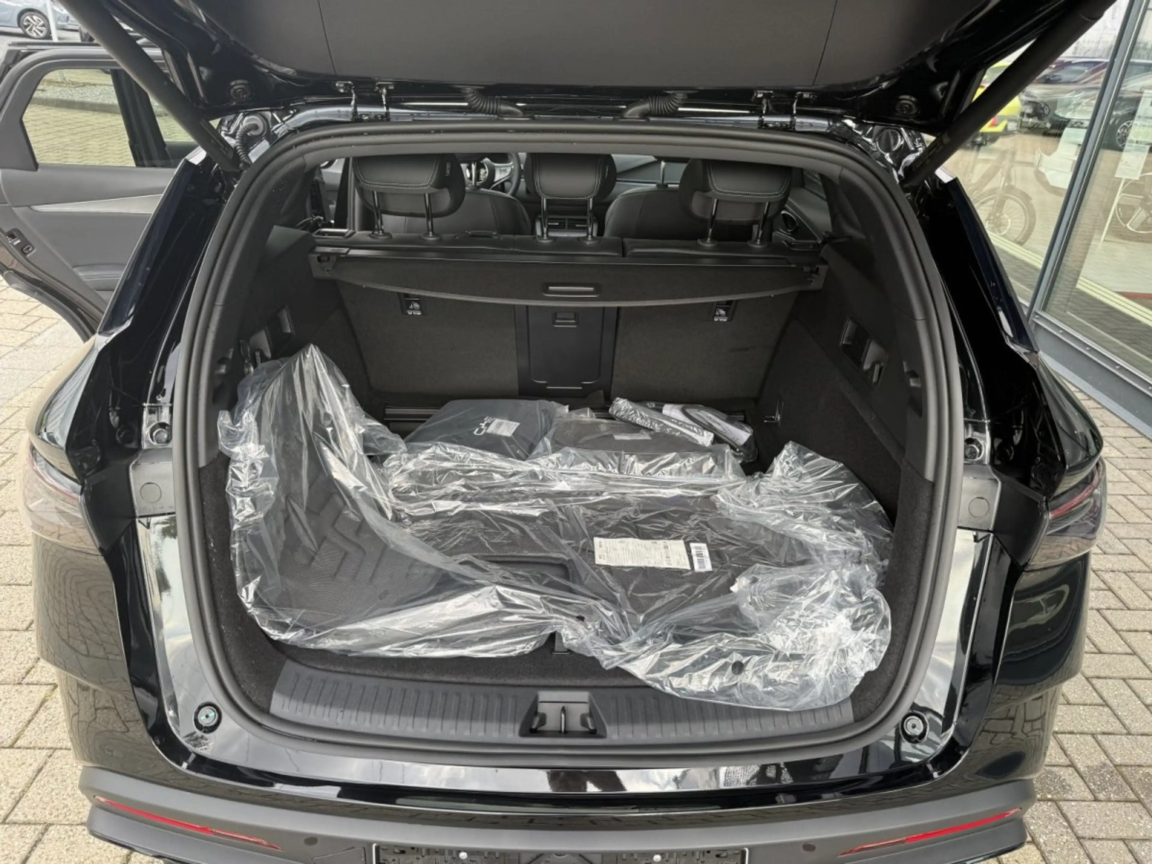 BYD Seal 6 DM-I Touring Comfort *Privacy*Pano*Leder*360Grad* — photo 10