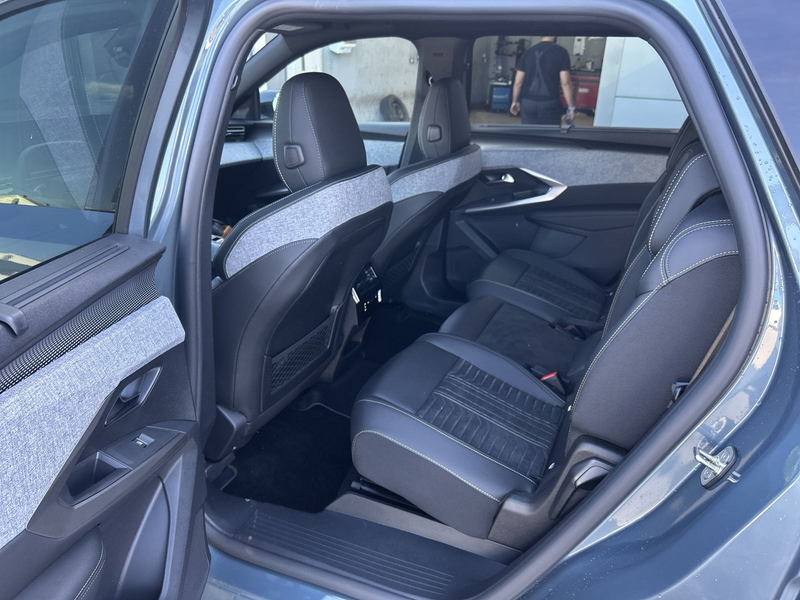 Peugeot 5008 GT Exclusive Hybrid 145 e-DSC6 — photo 11