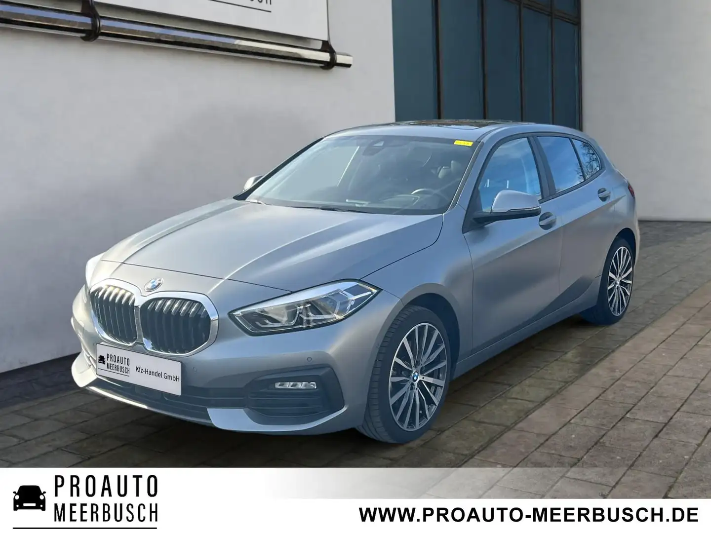 BMW 118 i Advantage ACC/HUD/MMRY/PARKASSIST/H&K/PANO Grau - 1