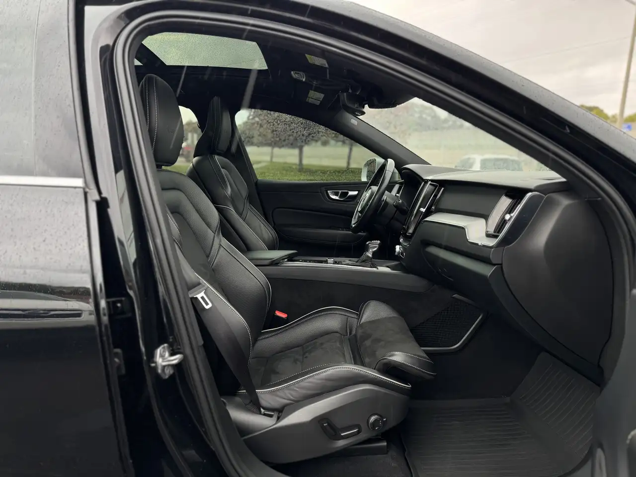 Volvo XC60 снимка Volvo XC60