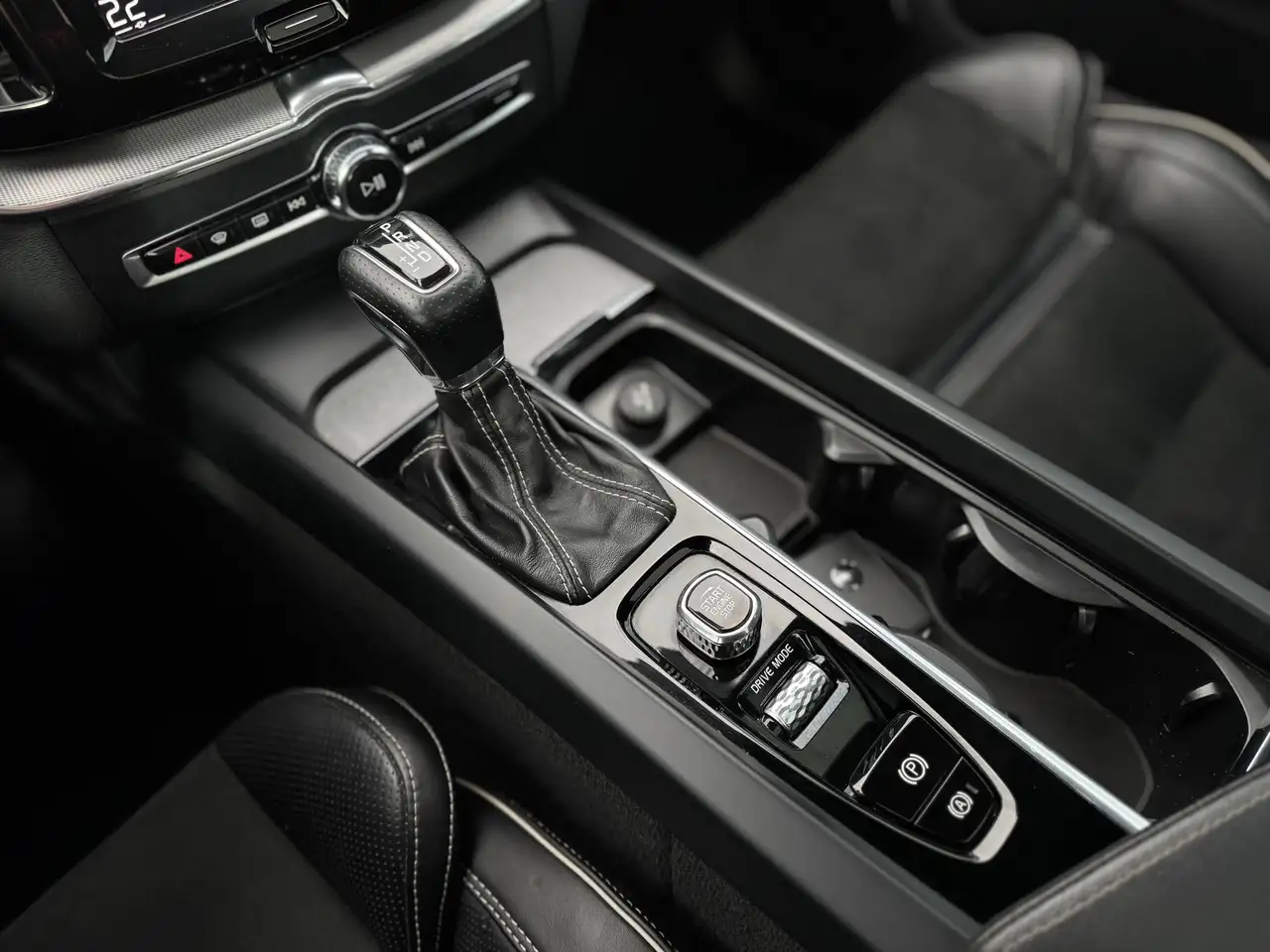 Volvo XC60 снимка Volvo XC60