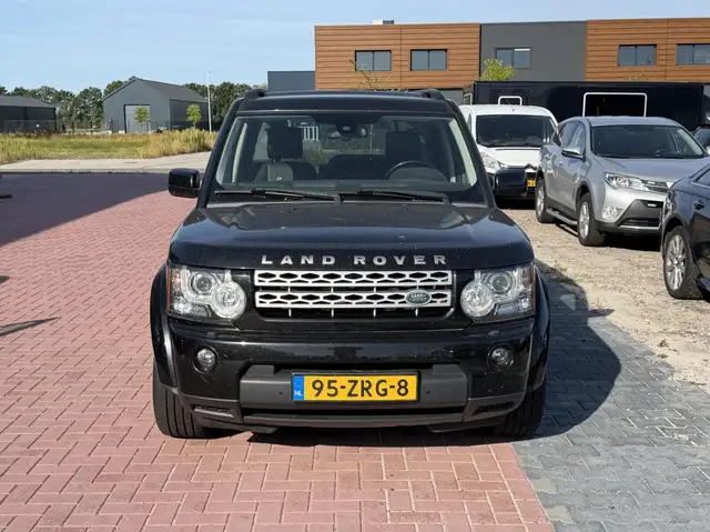 Land Rover Discovery view 5