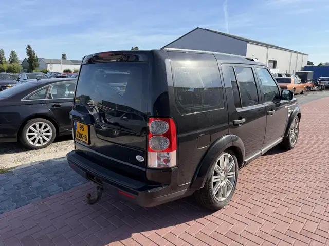 Land Rover Discovery view 4