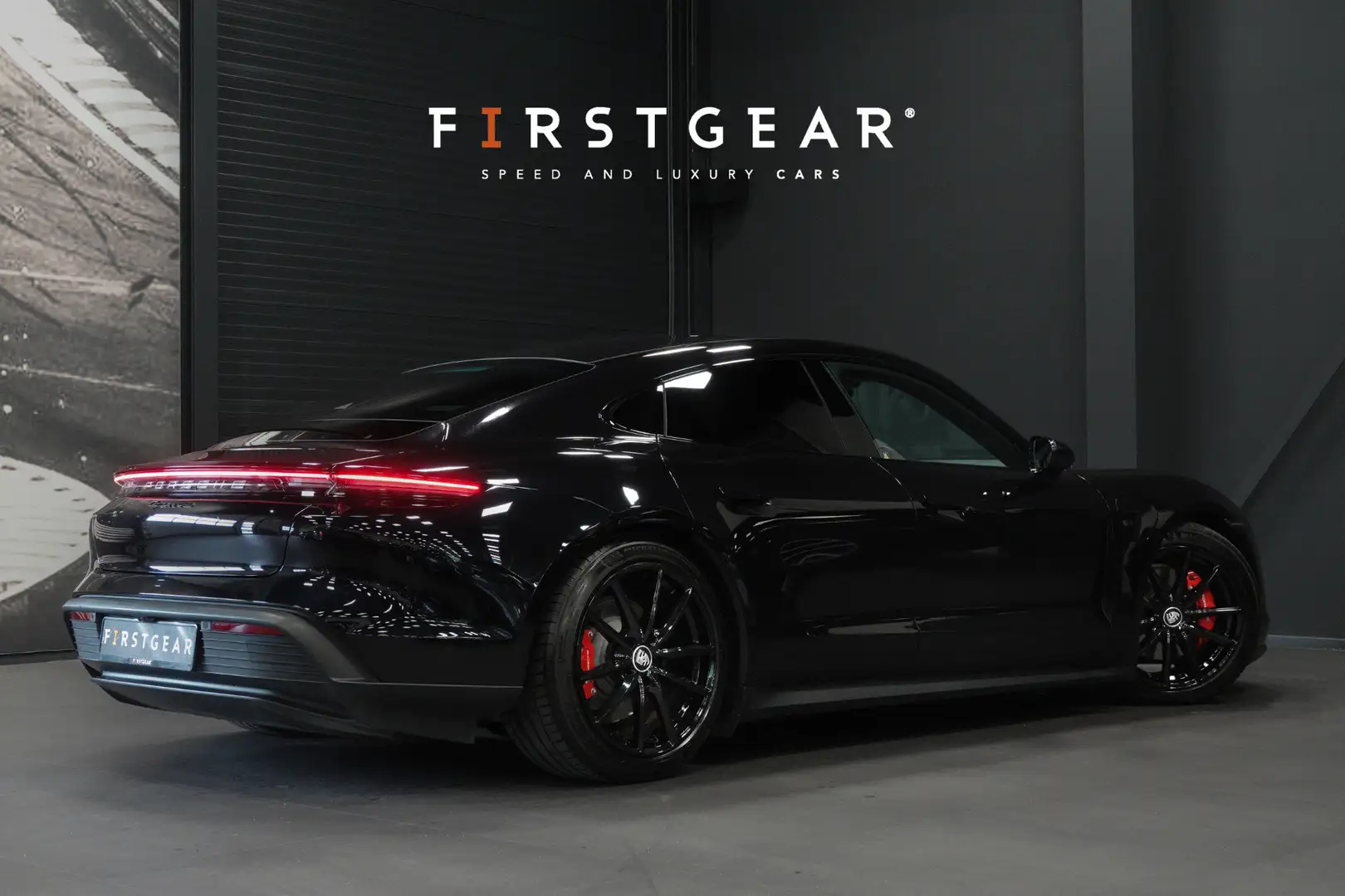Porsche Taycan 4S Performance *Panorama / BOSE / ACC / Sport Chro Zwart - 2