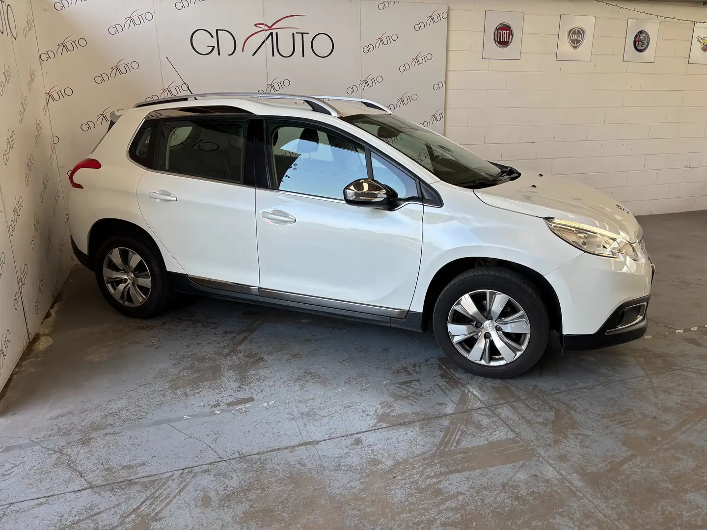Peugeot 2008 2008 1.6 e-hdi 8v Allure s Wit - 1