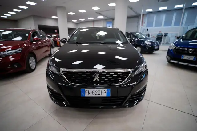 Peugeot 308 view 4