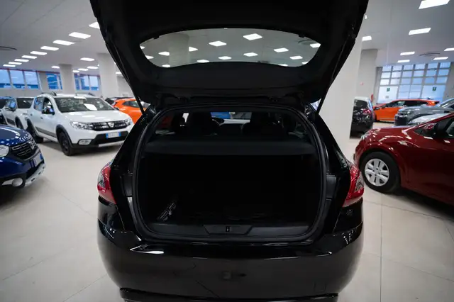 Peugeot 308 view 14
