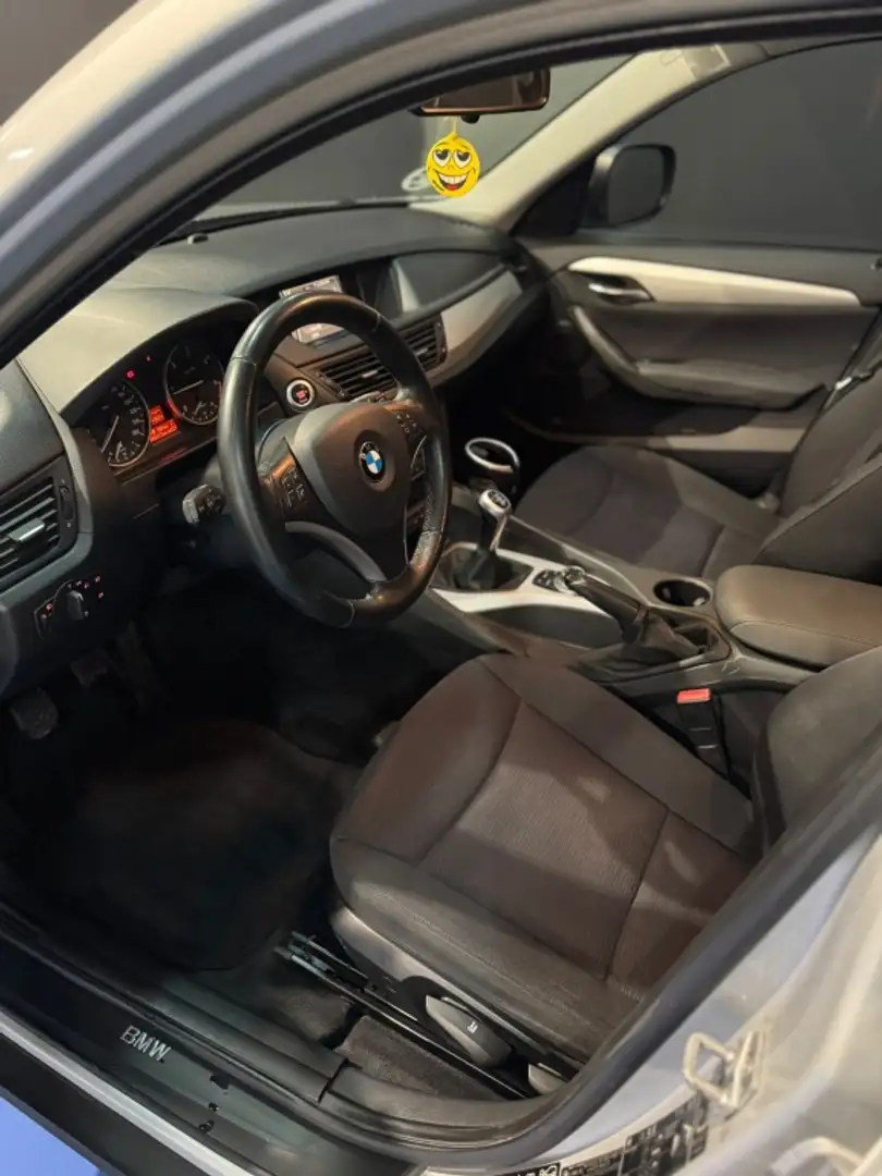BMW X1 sDrive 18d Gris - 2