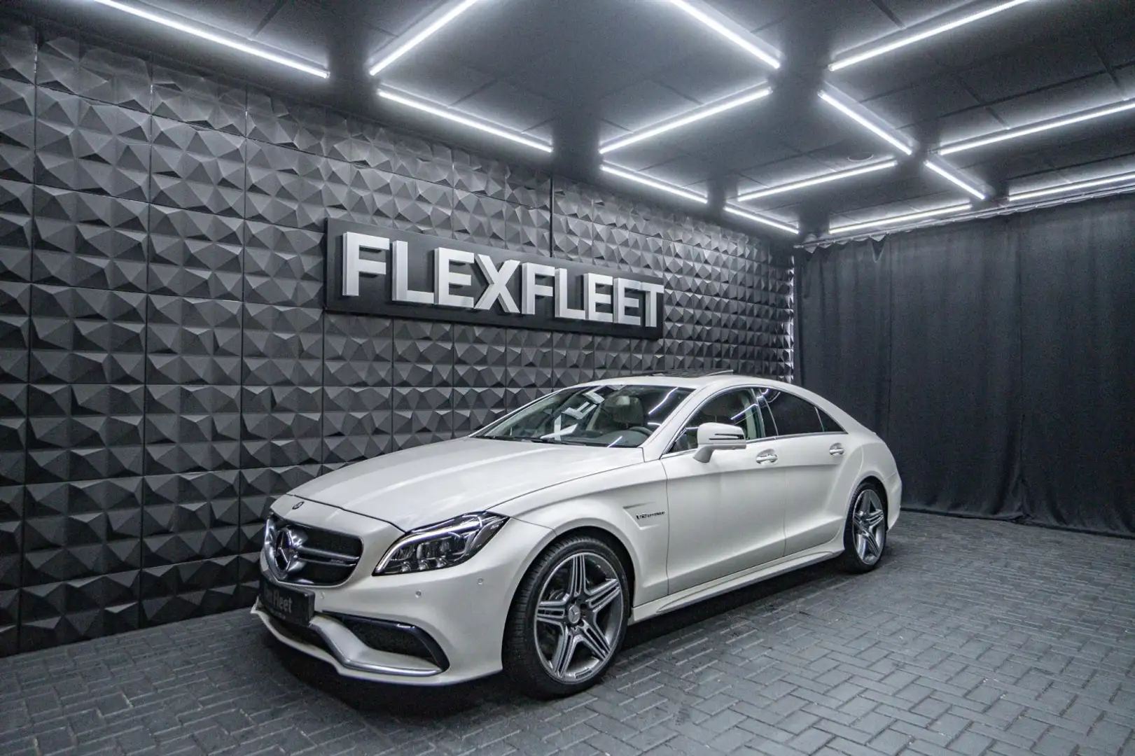 Mercedes-Benz CLS 63 AMG 4Matic *MAGNO* PERFORMANCE* Weiß - 2