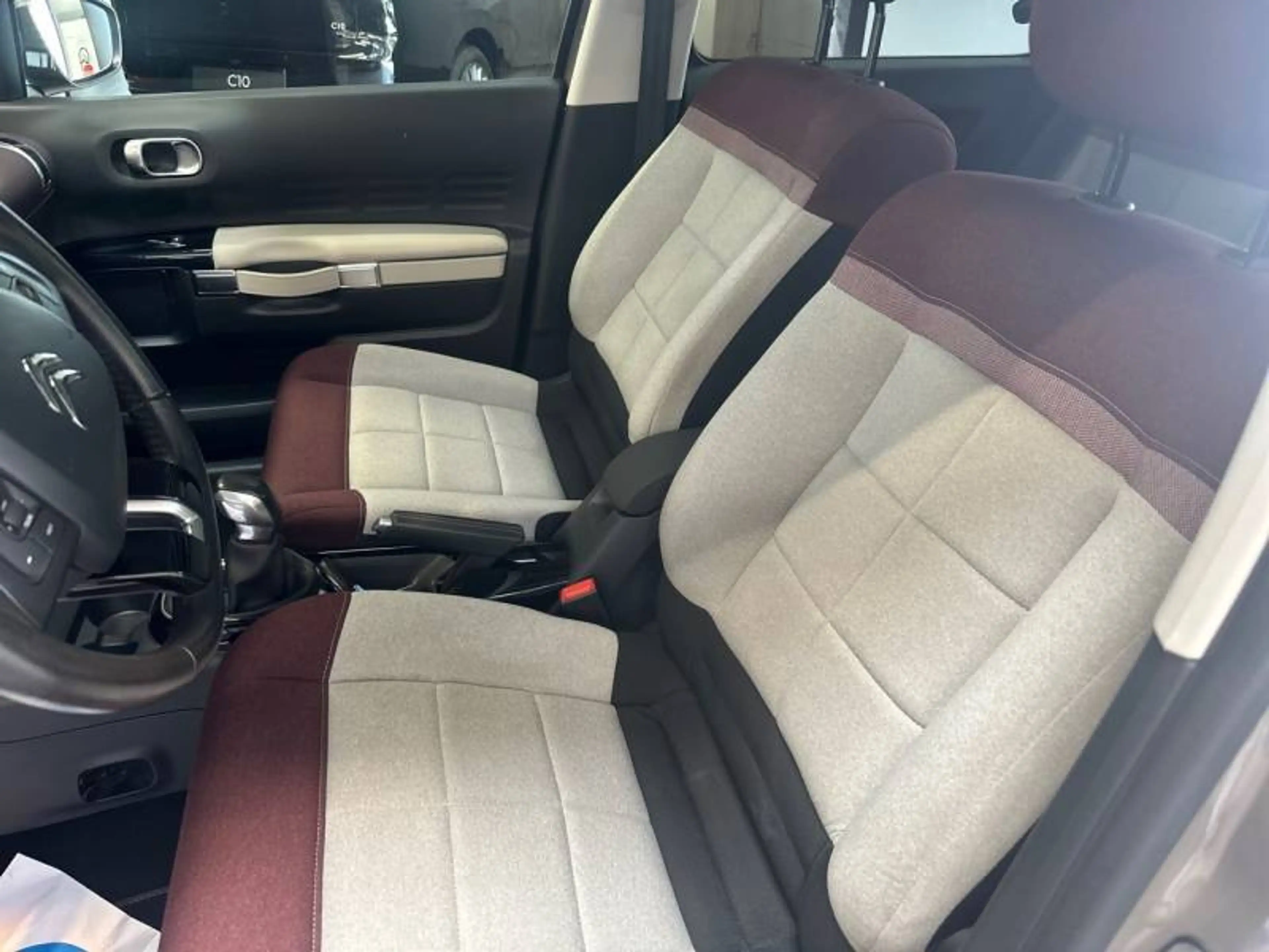 Citroen C4 Cactus 1 1.2 PureTech 110 S&S MAN6 Shine — photo 9
