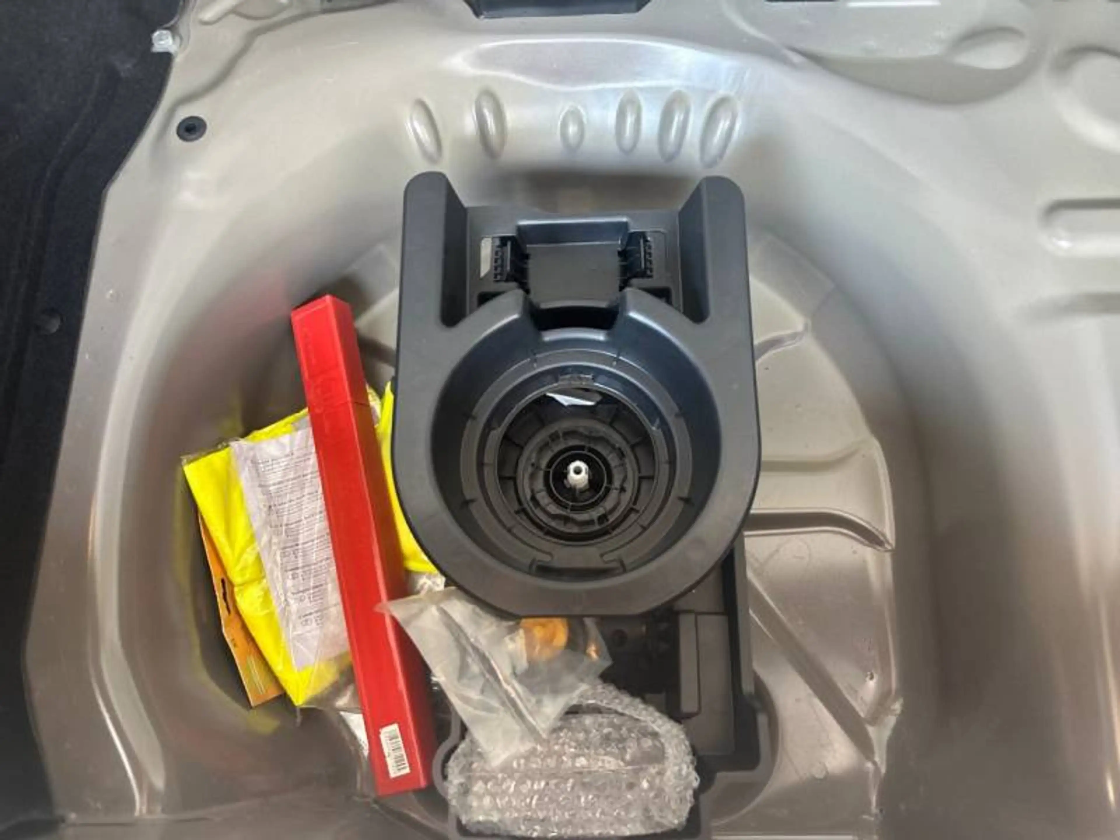 Citroen C4 Cactus 1 1.2 PureTech 110 S&S MAN6 Shine — photo 25