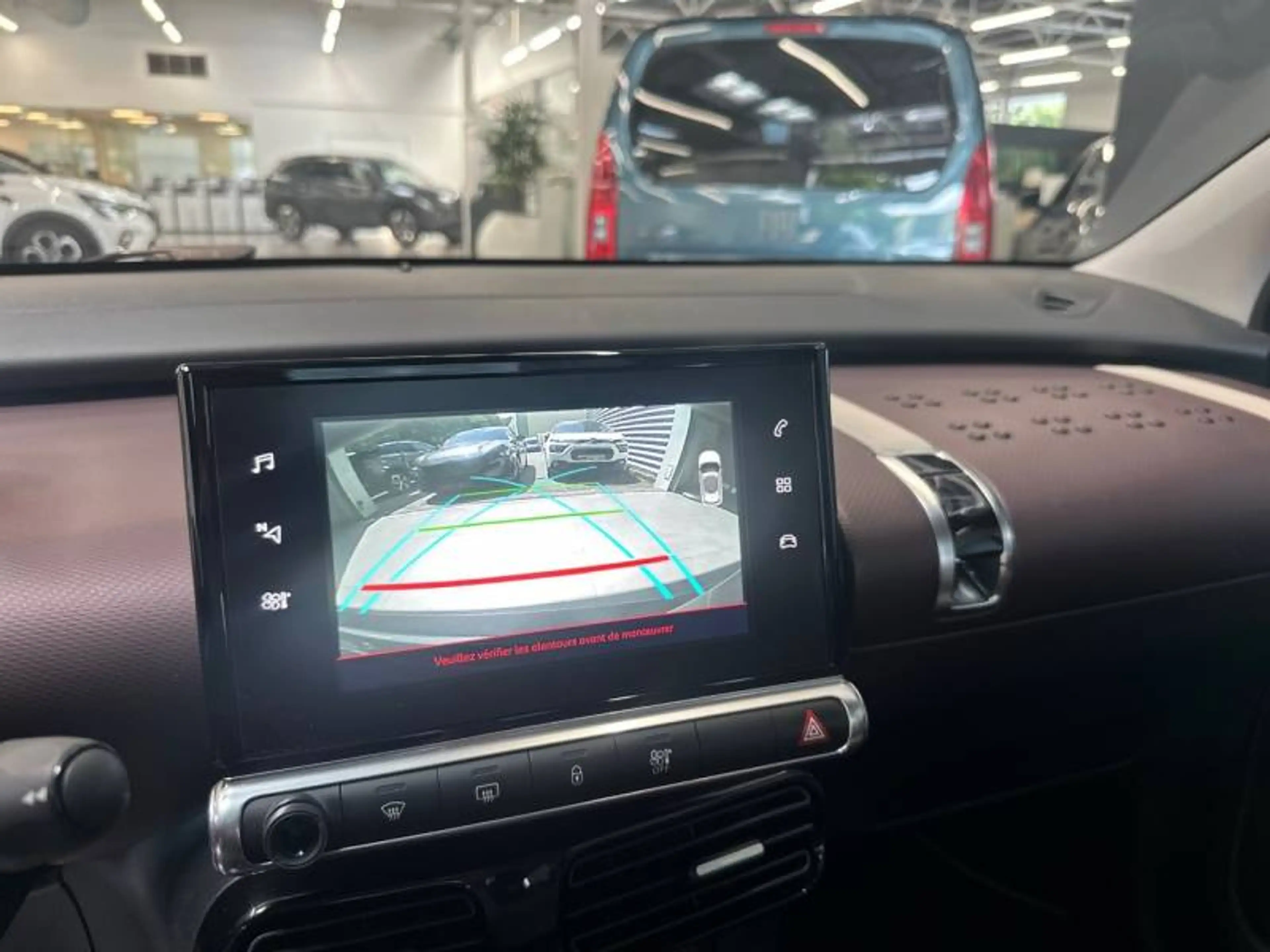 Citroen C4 Cactus 1 1.2 PureTech 110 S&S MAN6 Shine — photo 23