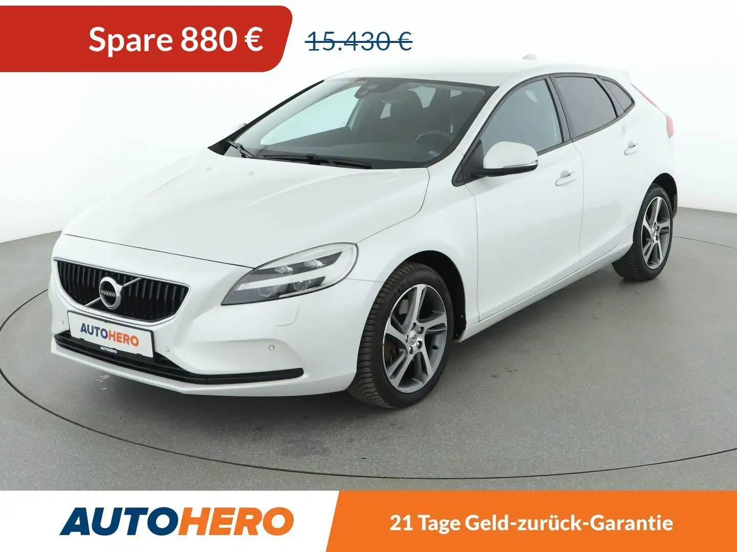 Volvo V40 2.0 D3 Momentum *NAVI*LED*TEMPO*CAM*PDC*SHZ* Weiß - 1