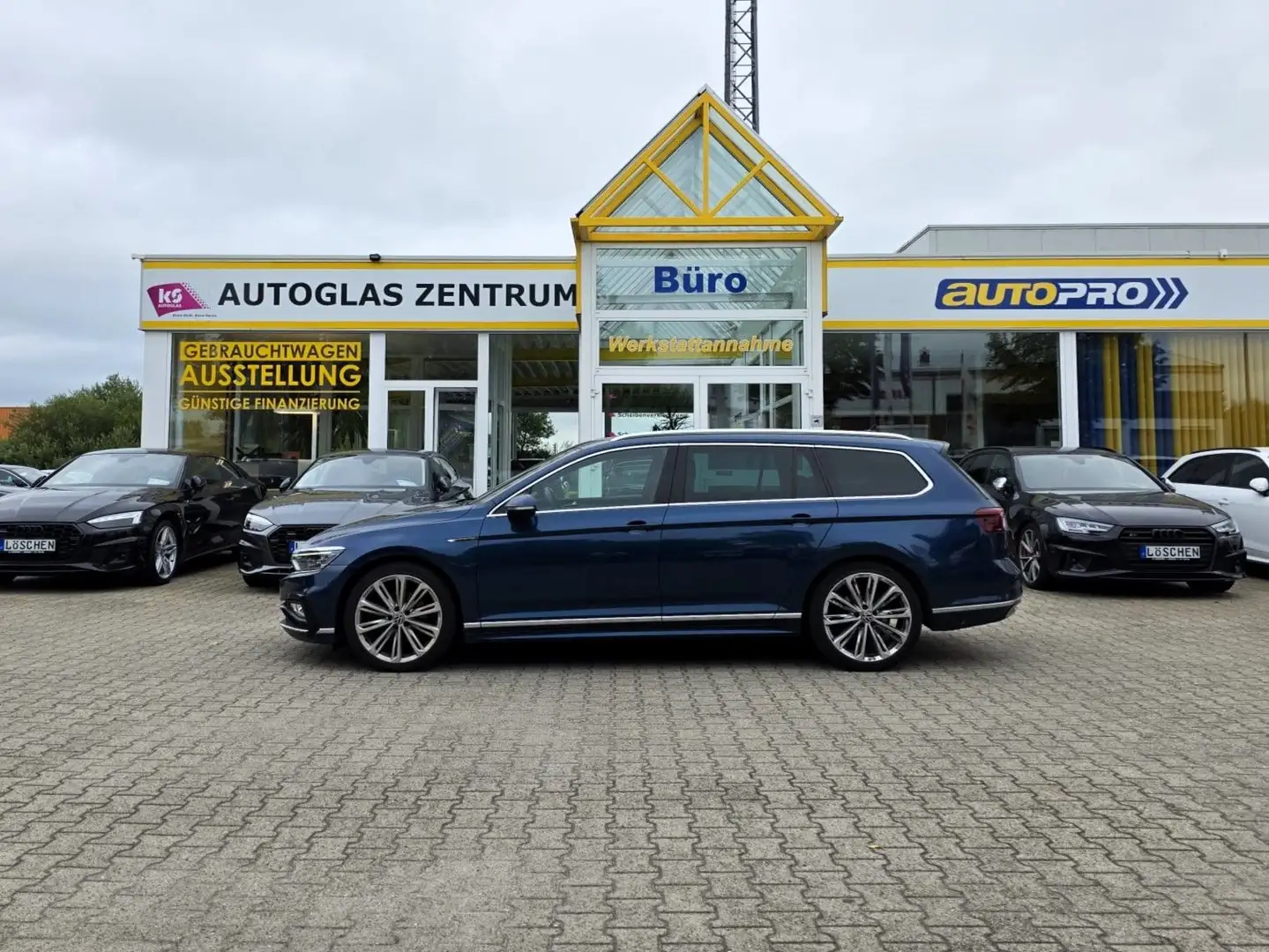 Volkswagen Passat Variant Elegance R-Line Pano HarmanKardon Blu/Azzurro - 1