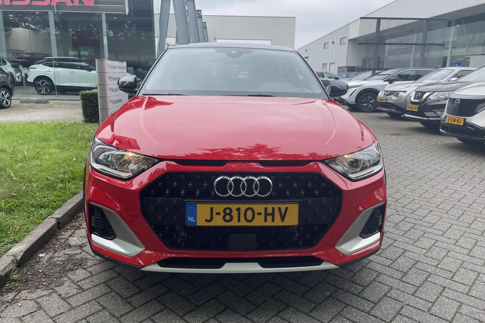 Audi A1 citycarver 25 TFSI epic Airco l Navigatie l Virtua Red - 2