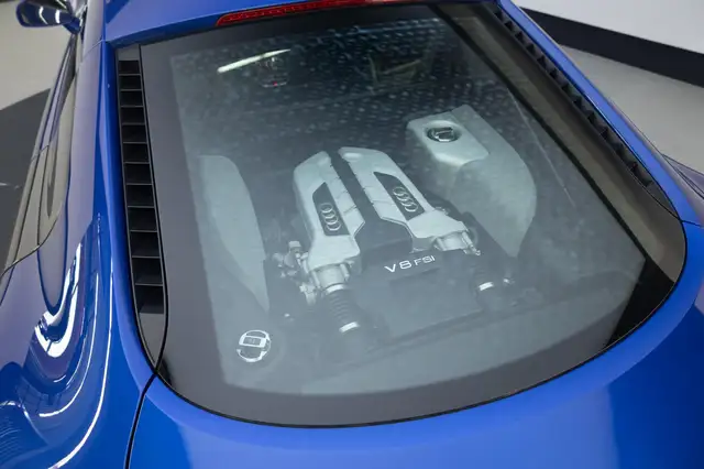 Audi R8 view 23