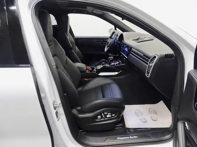 Porsche Cayenne view 4