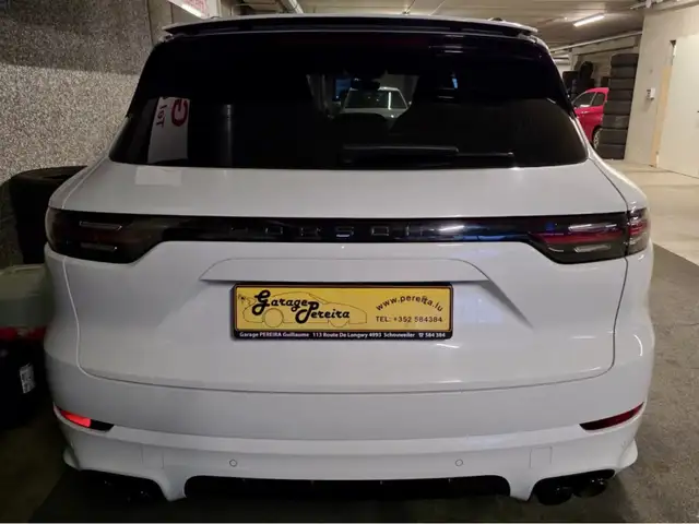 Porsche Cayenne view 3