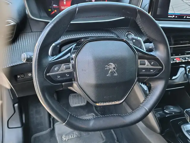 Peugeot 208 view 14