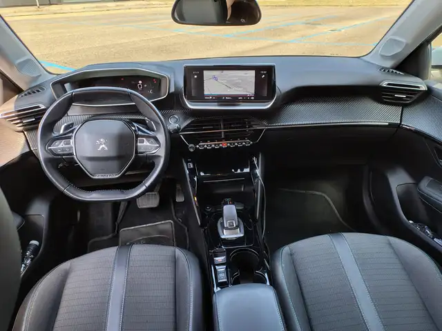 Peugeot 208 view 15