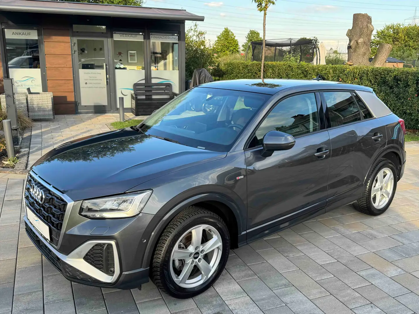 Audi Q2 30 TFSI S line *Navi*Pano*Virtual-Cockpit*Kamera* Grau - 1