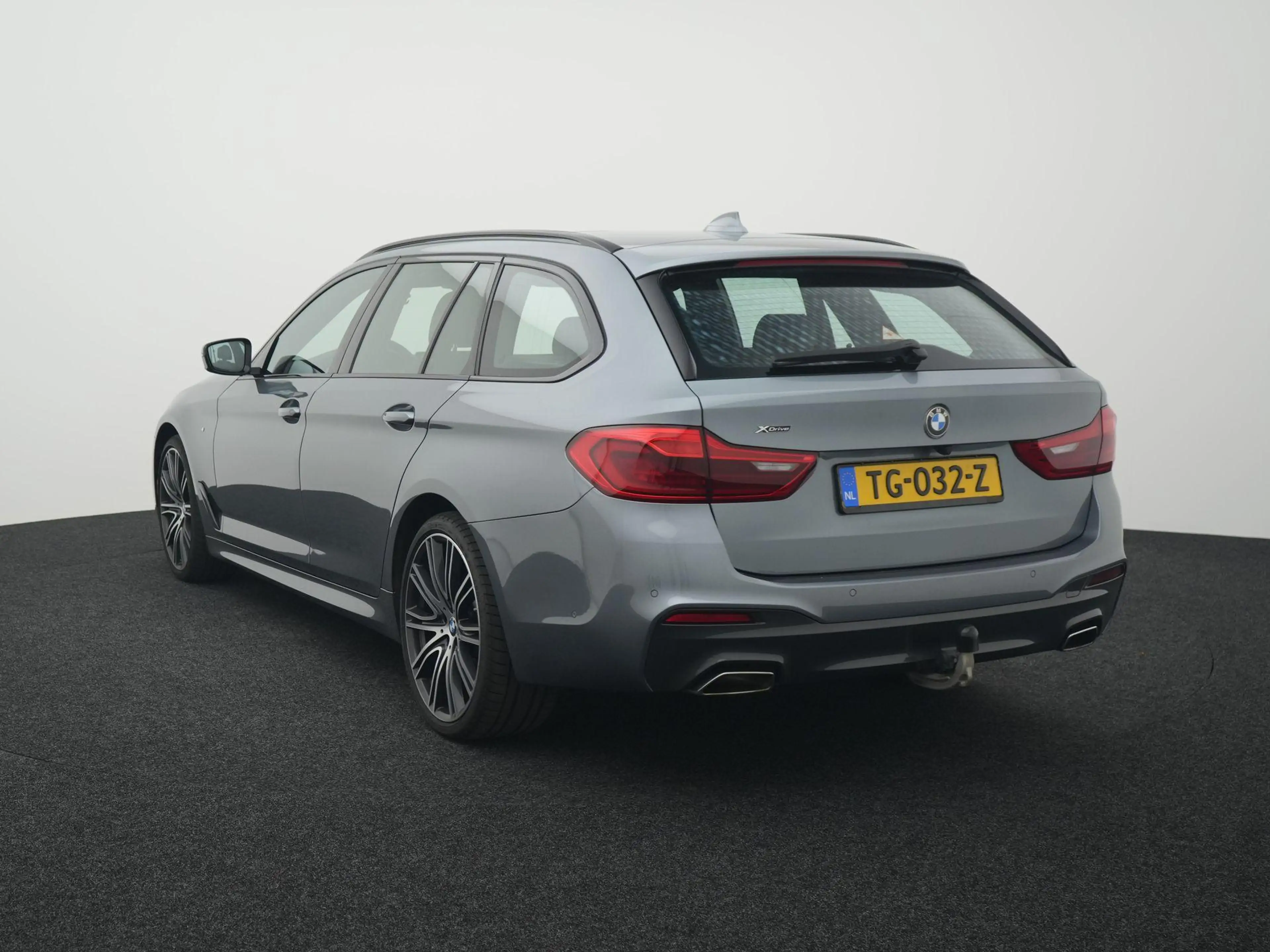 BMW 540 5-serie Touring 540i xDrive High Executive M-PAKKE — photo 2
