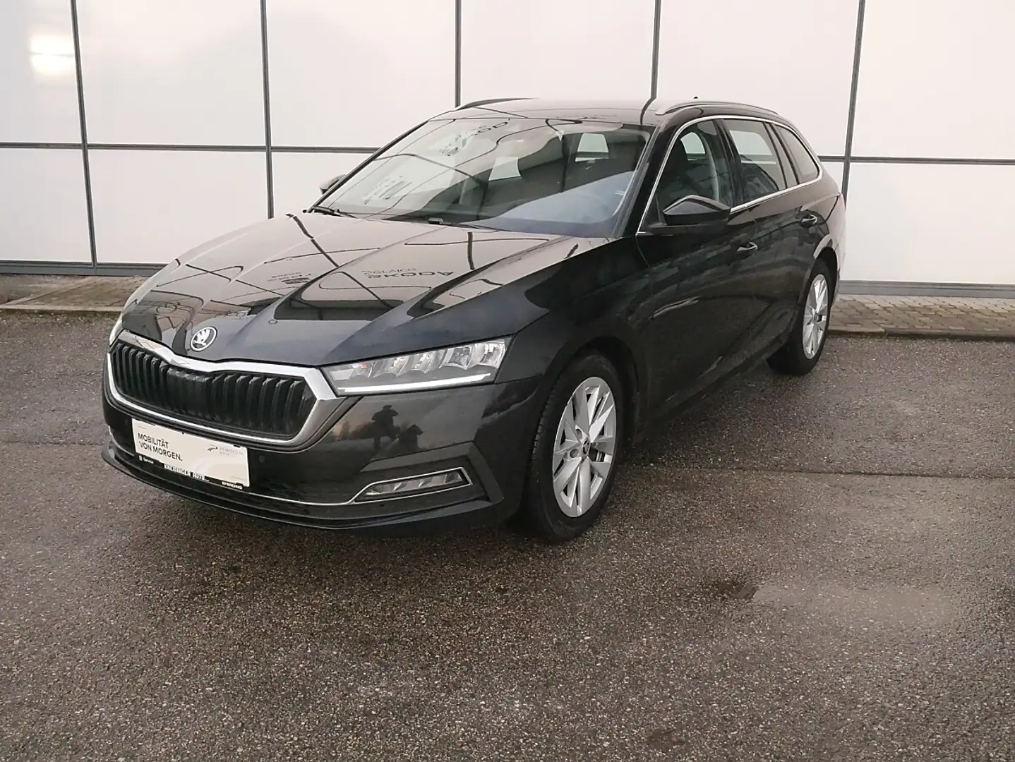 Skoda Octavia Combi 2,0 TDI Style DSG, Head-Up, NAVI, Sitzhei... Schwarz - 2