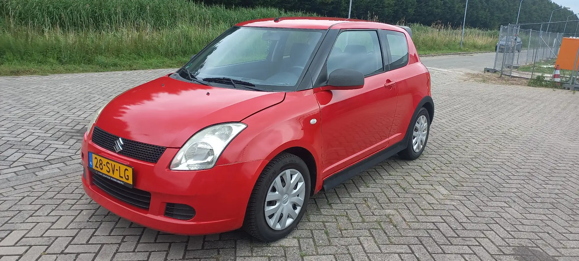 Suzuki Swift 1.5 GLS Rouge - 1