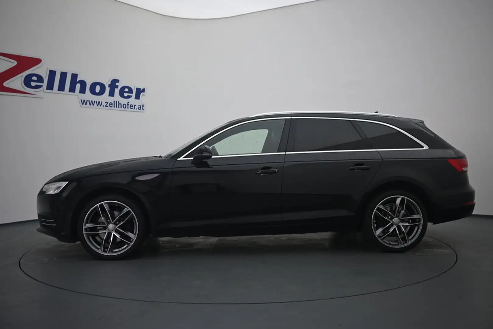Audi A4 Avant 2,0 TDI Schwarz - 2
