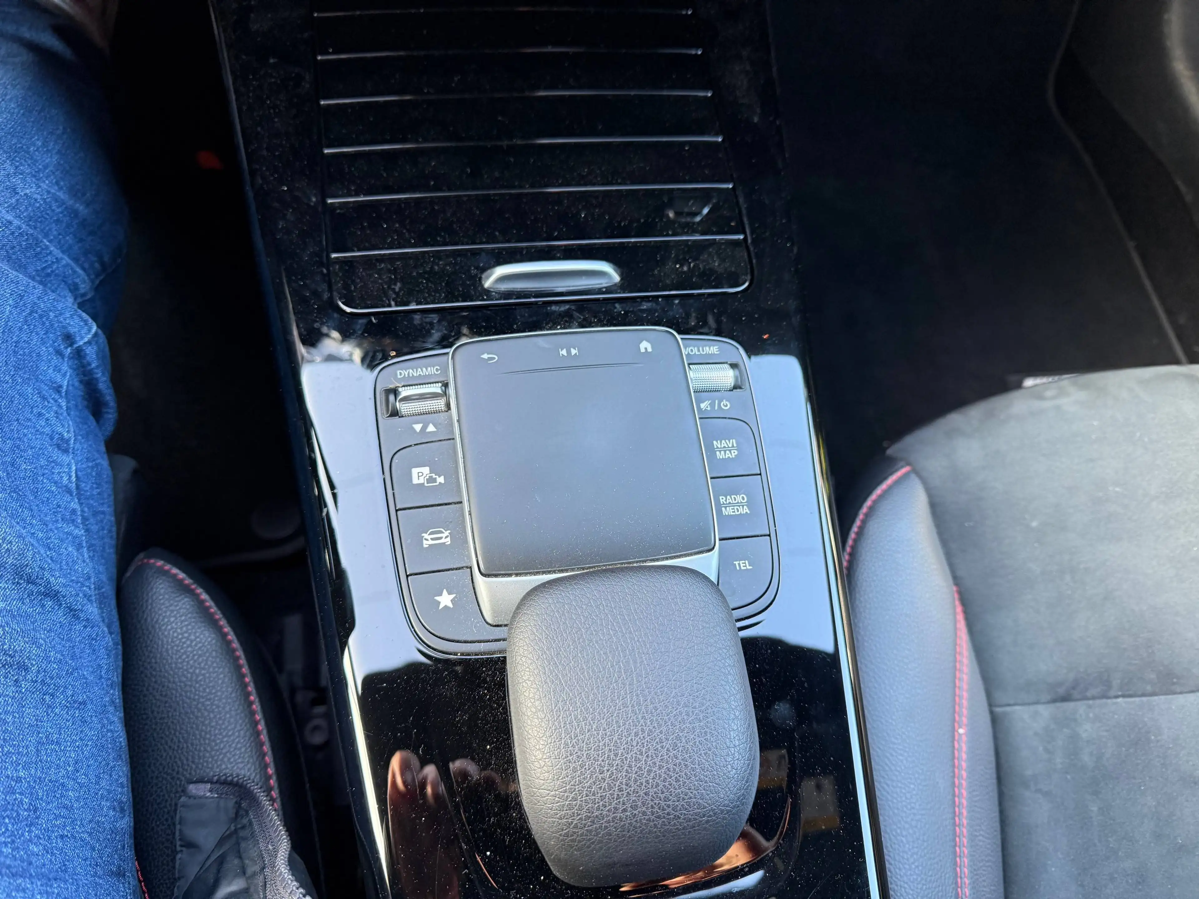 Mercedes-Benz A 220 d DCT AMG ParkAssist Navi — photo 14