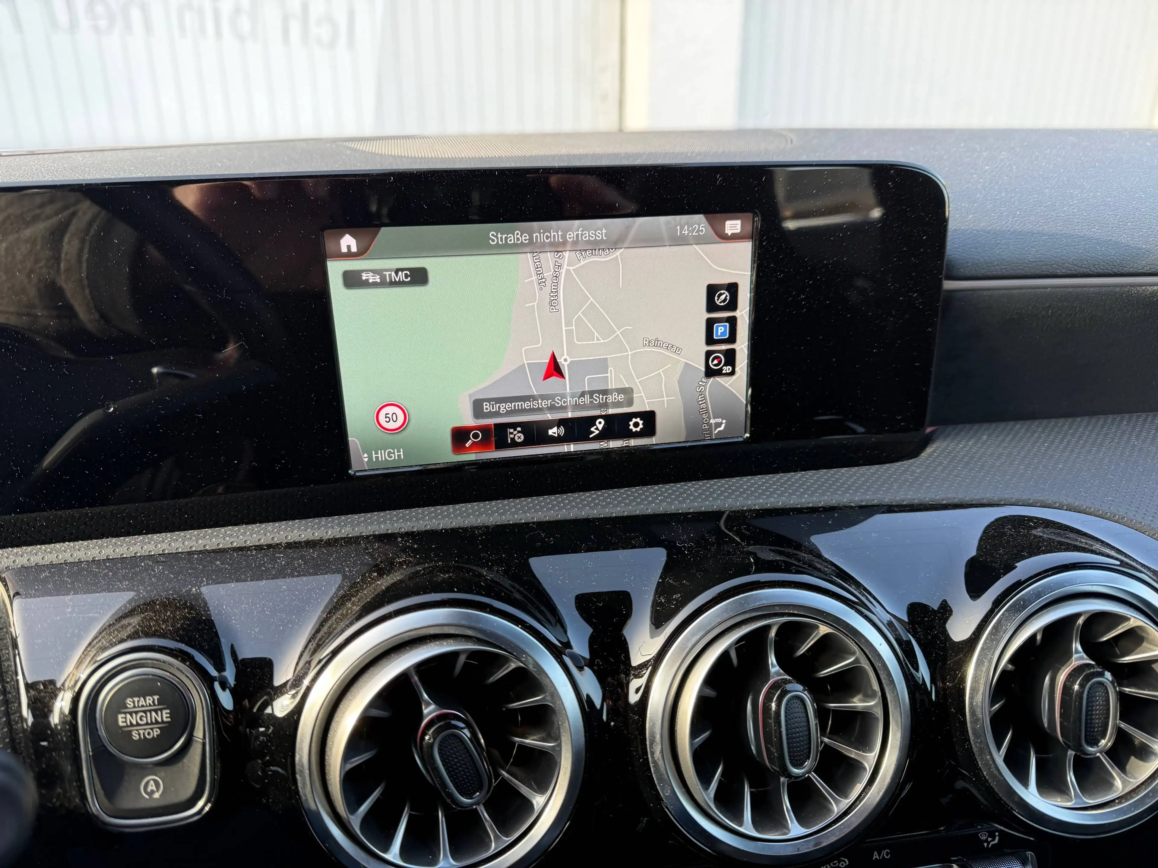Mercedes-Benz A 220 d DCT AMG ParkAssist Navi — photo 12