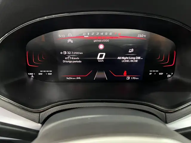 SEAT Arona view 12