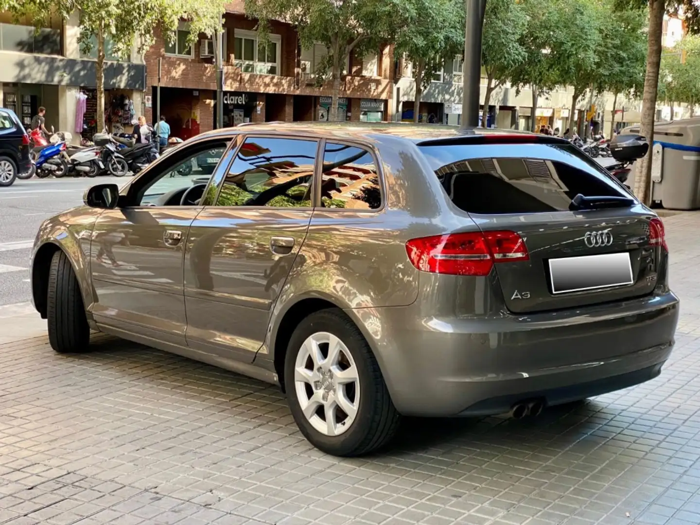 Audi A3 Sportback 1.4 TFSI Attraction S-Tronic Beige - 2