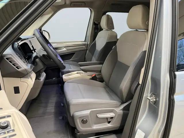 Volkswagen Multivan view 7