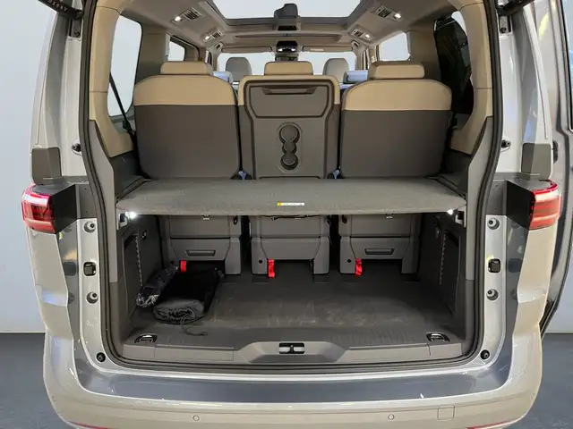 Volkswagen Multivan view 14