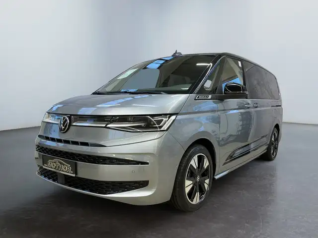 Volkswagen Multivan view 2