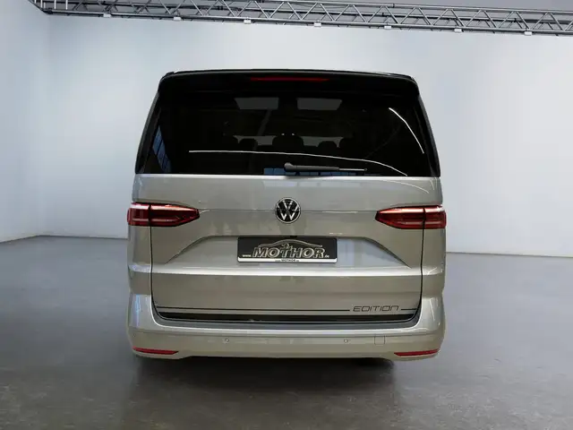 Volkswagen Multivan view 5