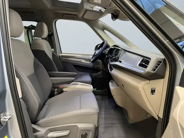 Volkswagen Multivan view 10