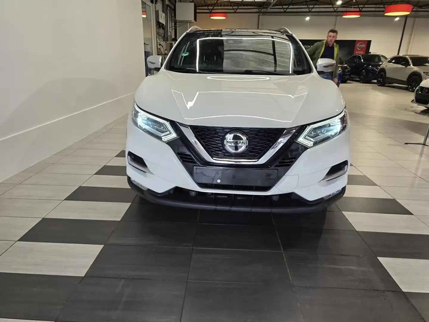 Nissan Qashqai 1.3 DCT TEKNA PLUS Blanc - 2