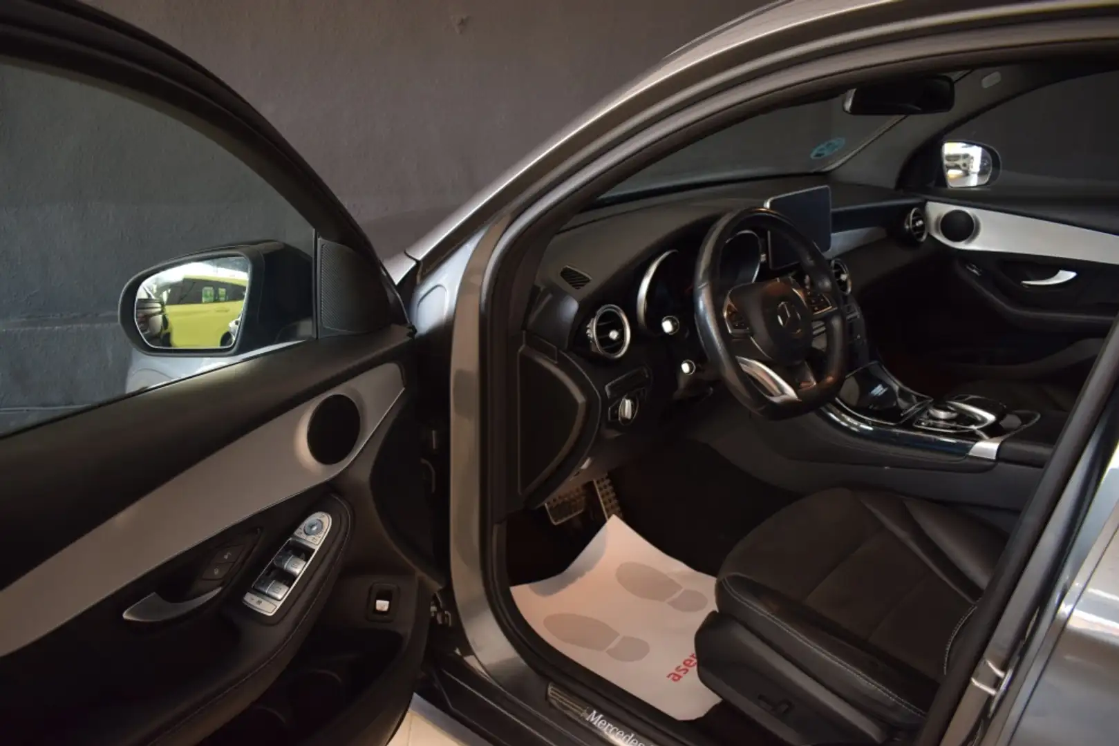 Mercedes-Benz GLC 220 Coupé 220d 4Matic Aut. Gris - 1