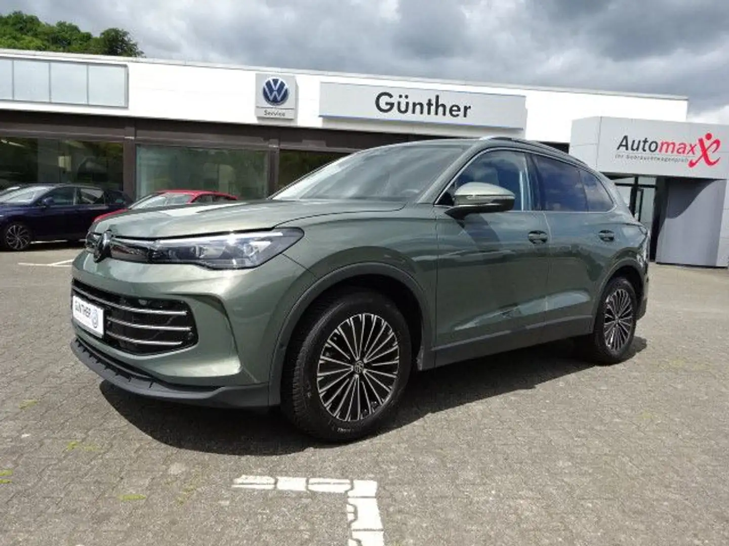 Volkswagen Tiguan 1.5 eTSI 110 kW Elegance*Navi*AHK*LED*SHZ Vert - 1