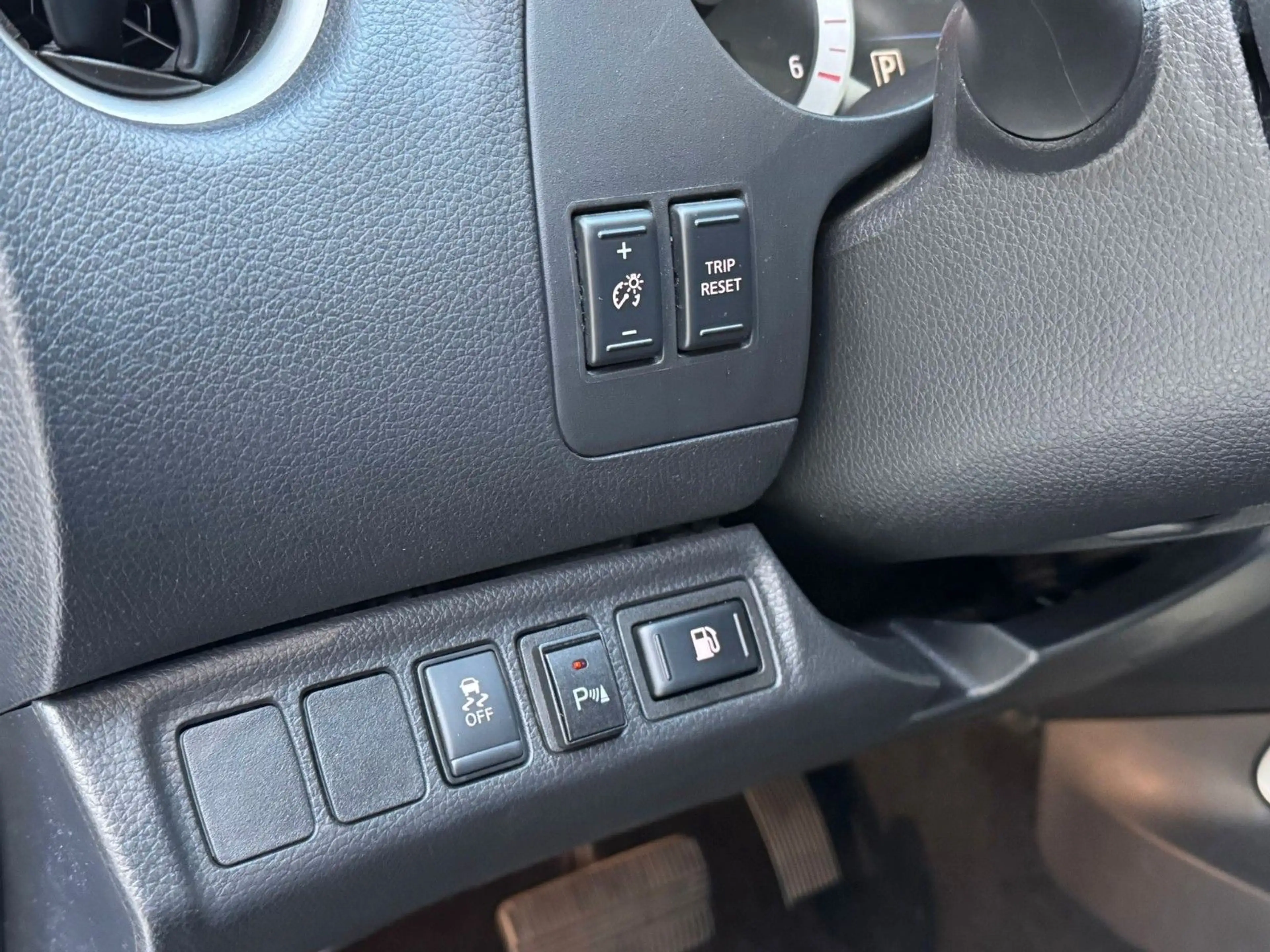 Nissan Navara NP300 N-Guard Double Cab Top gepflegt — photo 14