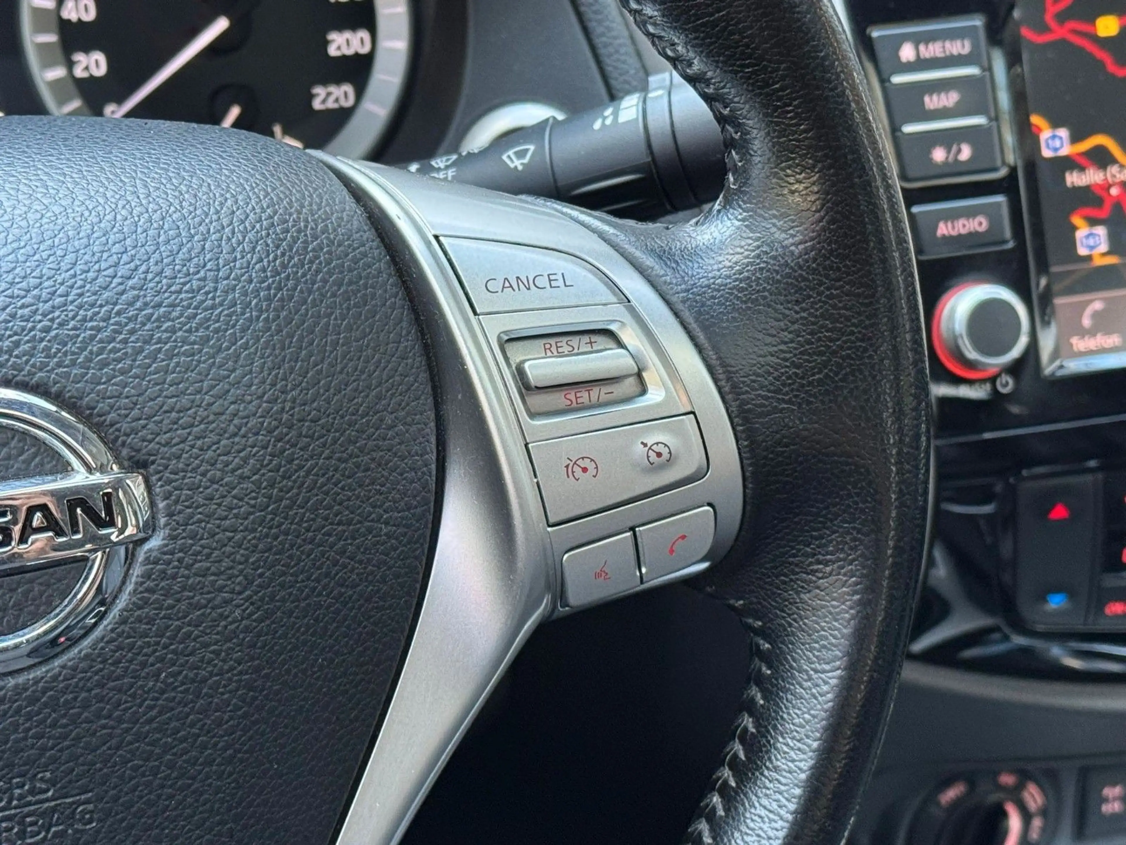 Nissan Navara NP300 N-Guard Double Cab Top gepflegt — photo 10