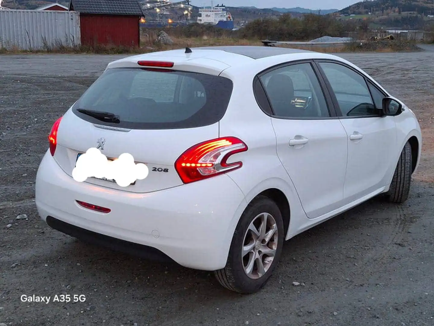 Peugeot 208 208 1.6 e-HDi 92ch BVM5 Féline - 2