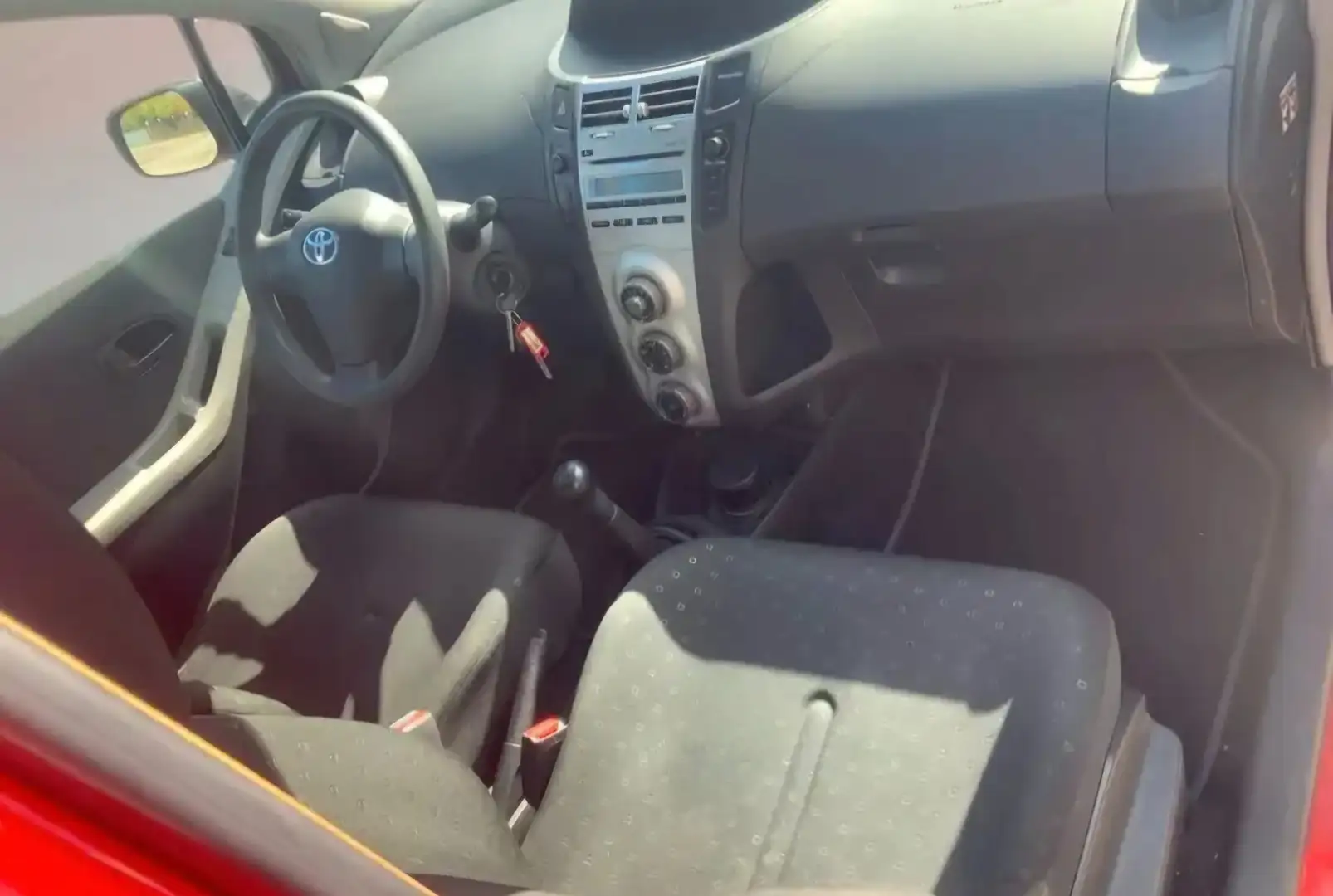 Toyota Yaris 1.0 VVT-i - Airco + Keuring/ Carpass - Garantie Rouge - 2