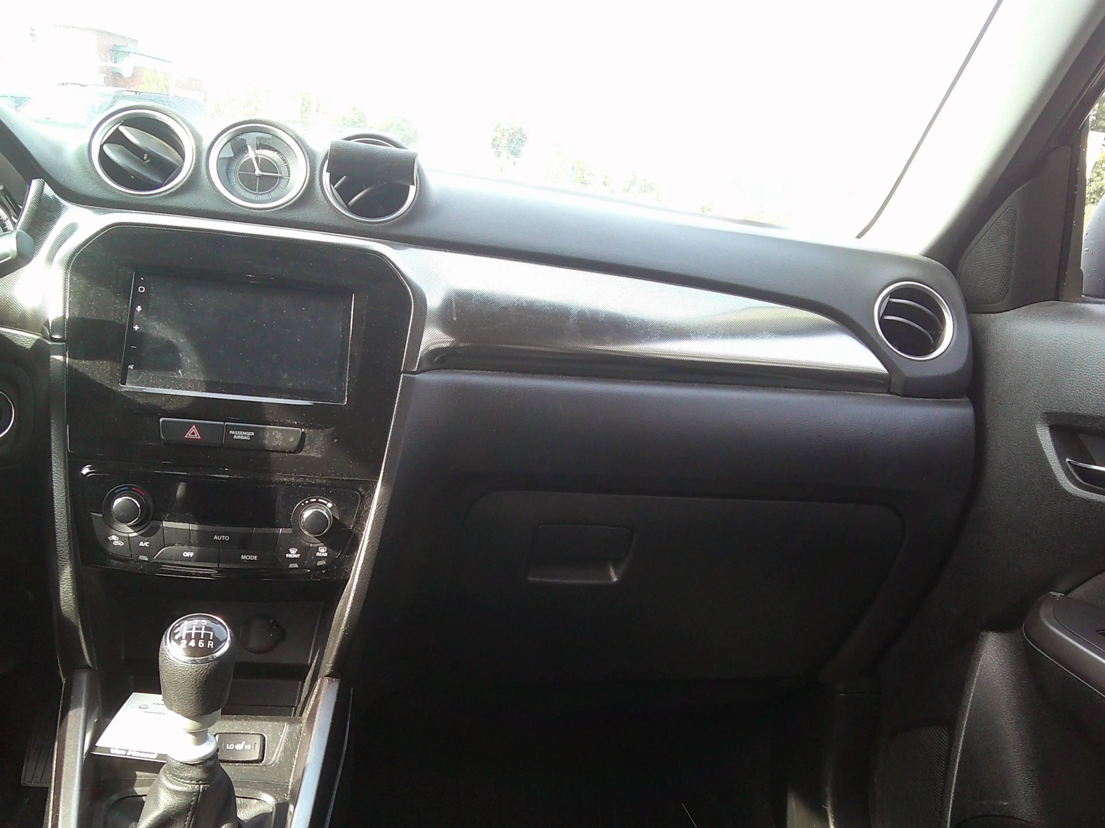 Suzuki Vitara 1.4 Boosterjet Style Smart Hybrid Staat in Hardenb — photo 12