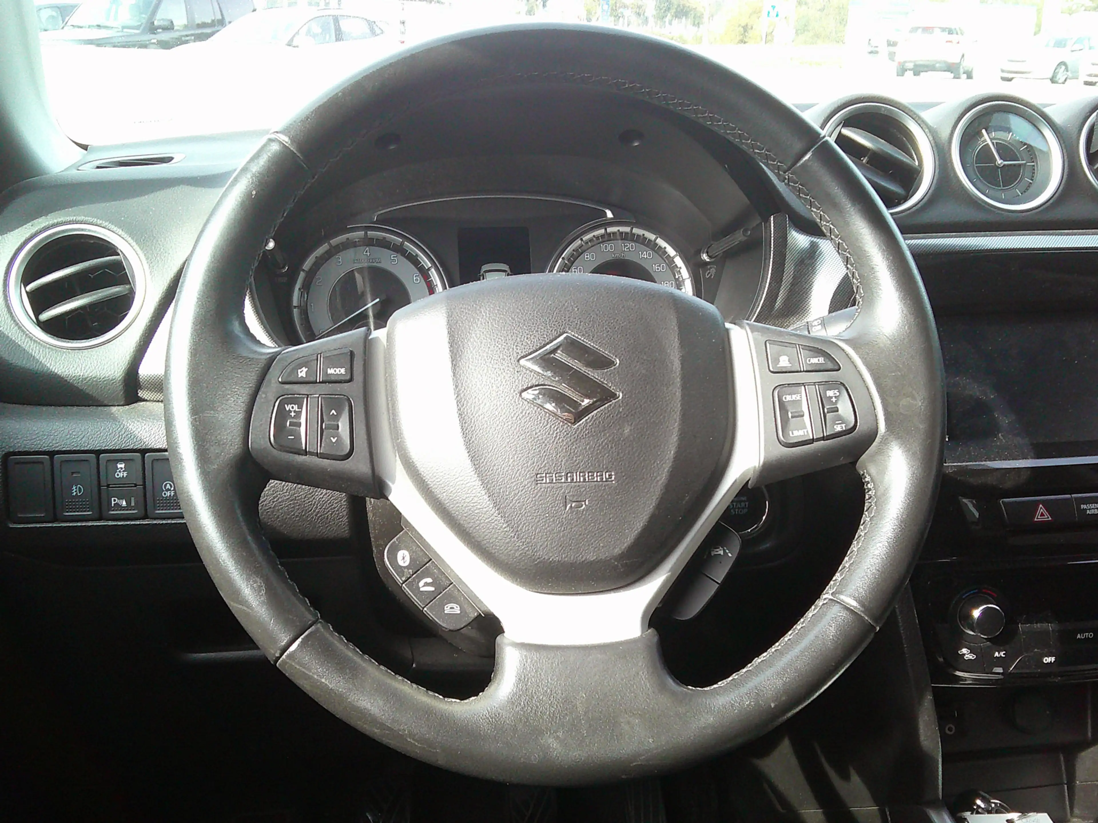 Suzuki Vitara 1.4 Boosterjet Style Smart Hybrid Staat in Hardenb — photo 13